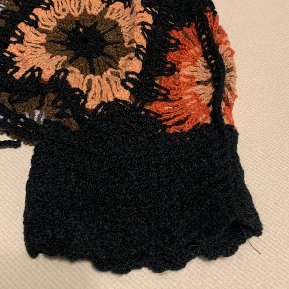 Handmade Granny Square Boho Fringed Crop top - Picture 6 of 9